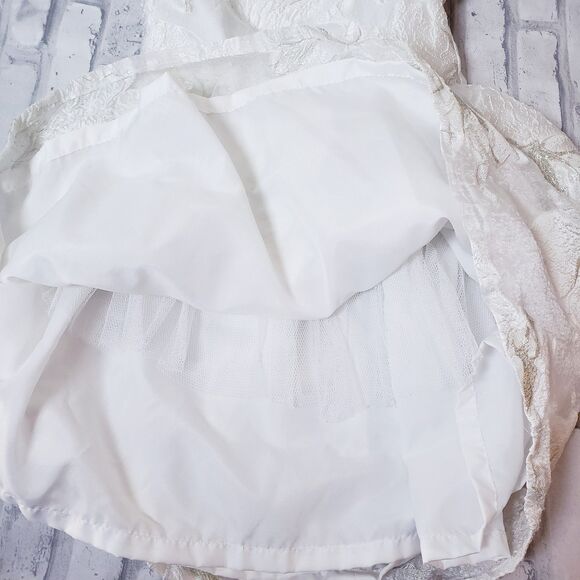 White and Silver Floral Laced Embroidered Princess Dress - Picture 4 of 4